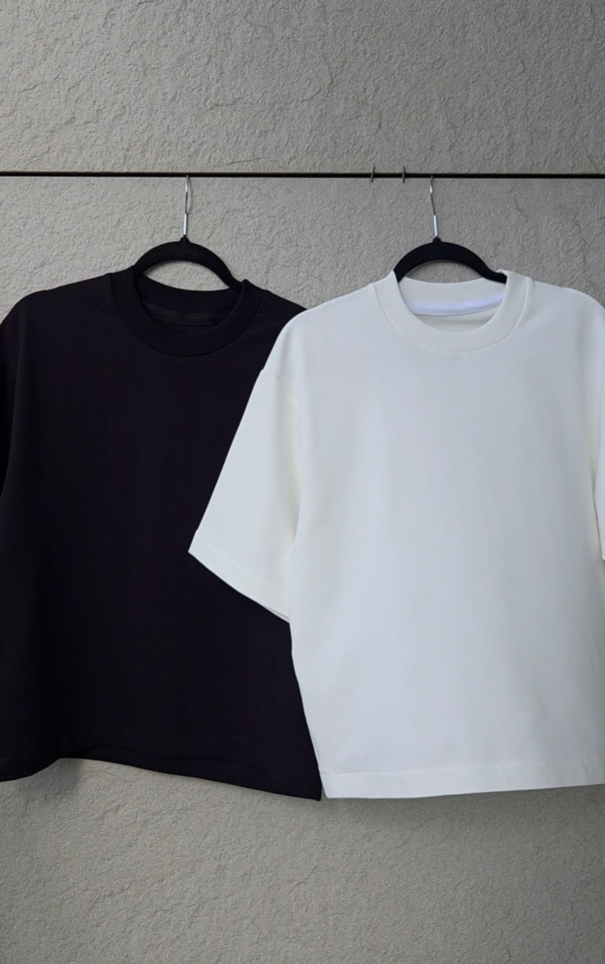 2 (Juodų ir Baltų) Unisex Oversize Marškinėlių Rinkinys