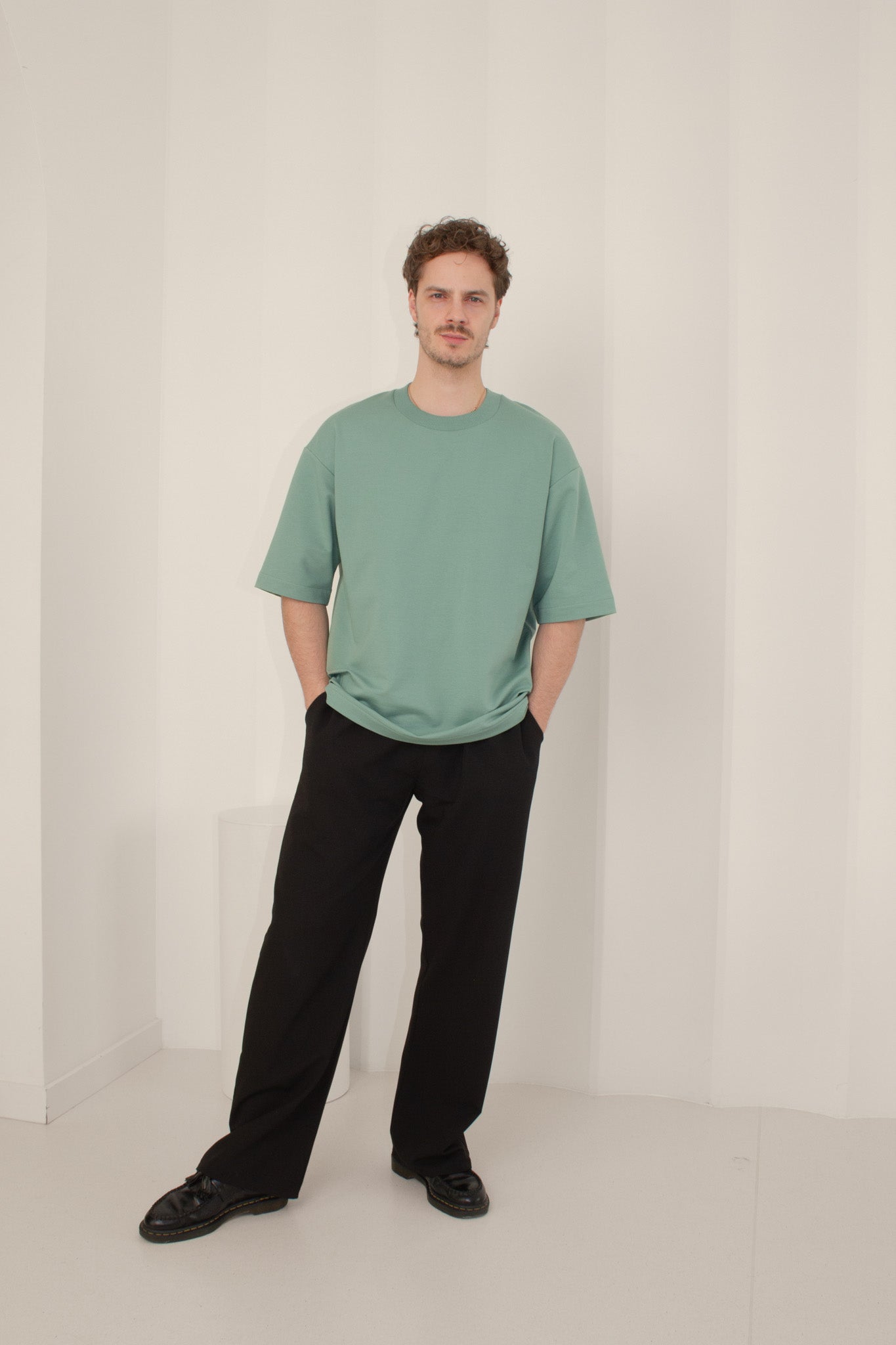 Tvarūs unisex marškinėliai trumpomis rankovėmis iš standžios medvilnės | Dūna