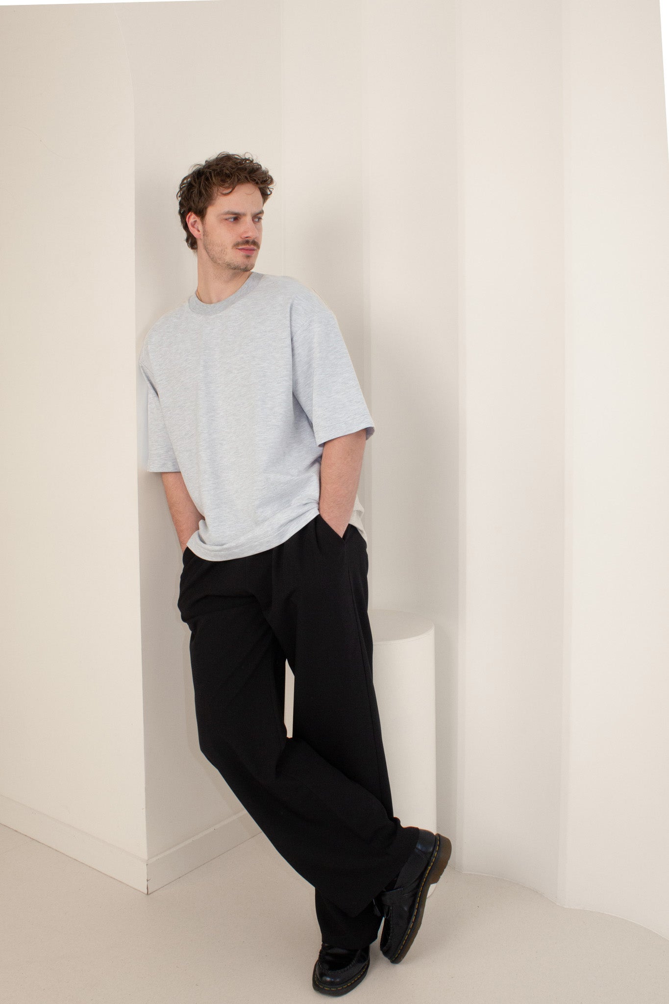 Tvarūs unisex marškinėliai trumpomis rankovėmis iš standžios medvilnės | Dūna