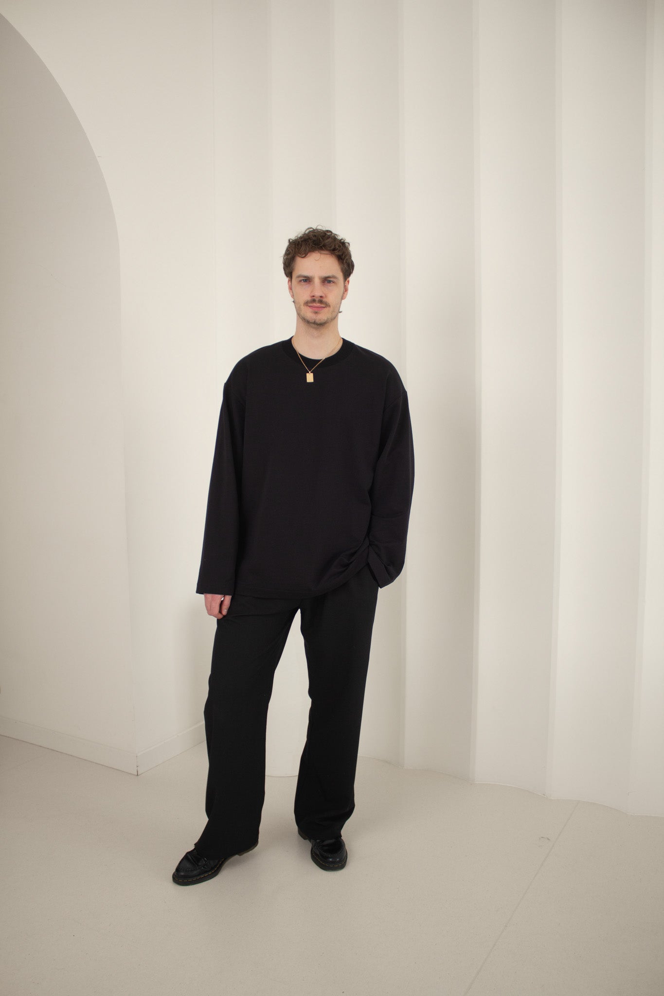 Tvarūs unisex marškinėliai ilgomis rankovėmis iš standžios medvilnės | Dūna